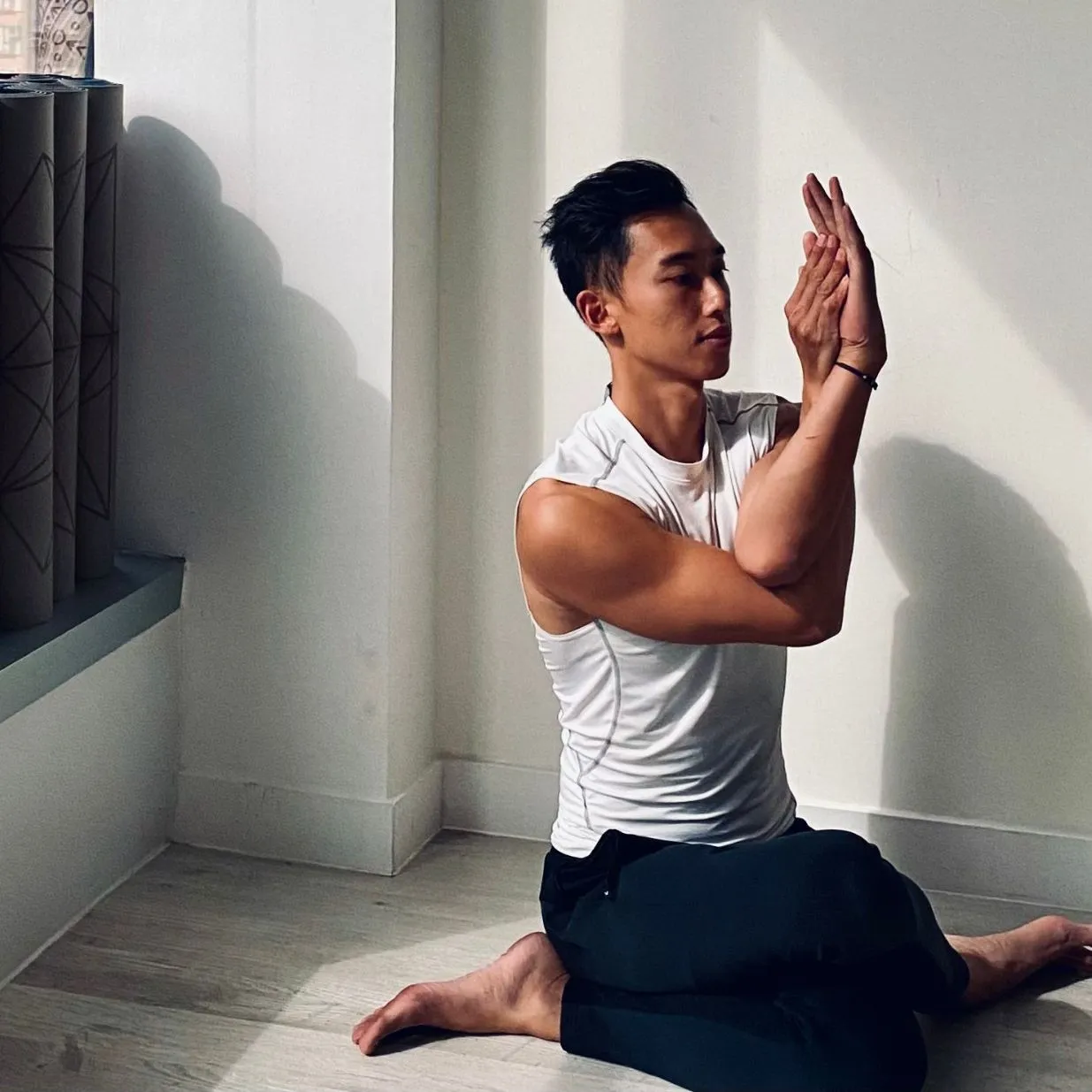 Barefoot Saturday｜Yin Yoga 體驗班 X Lawrence Tai
