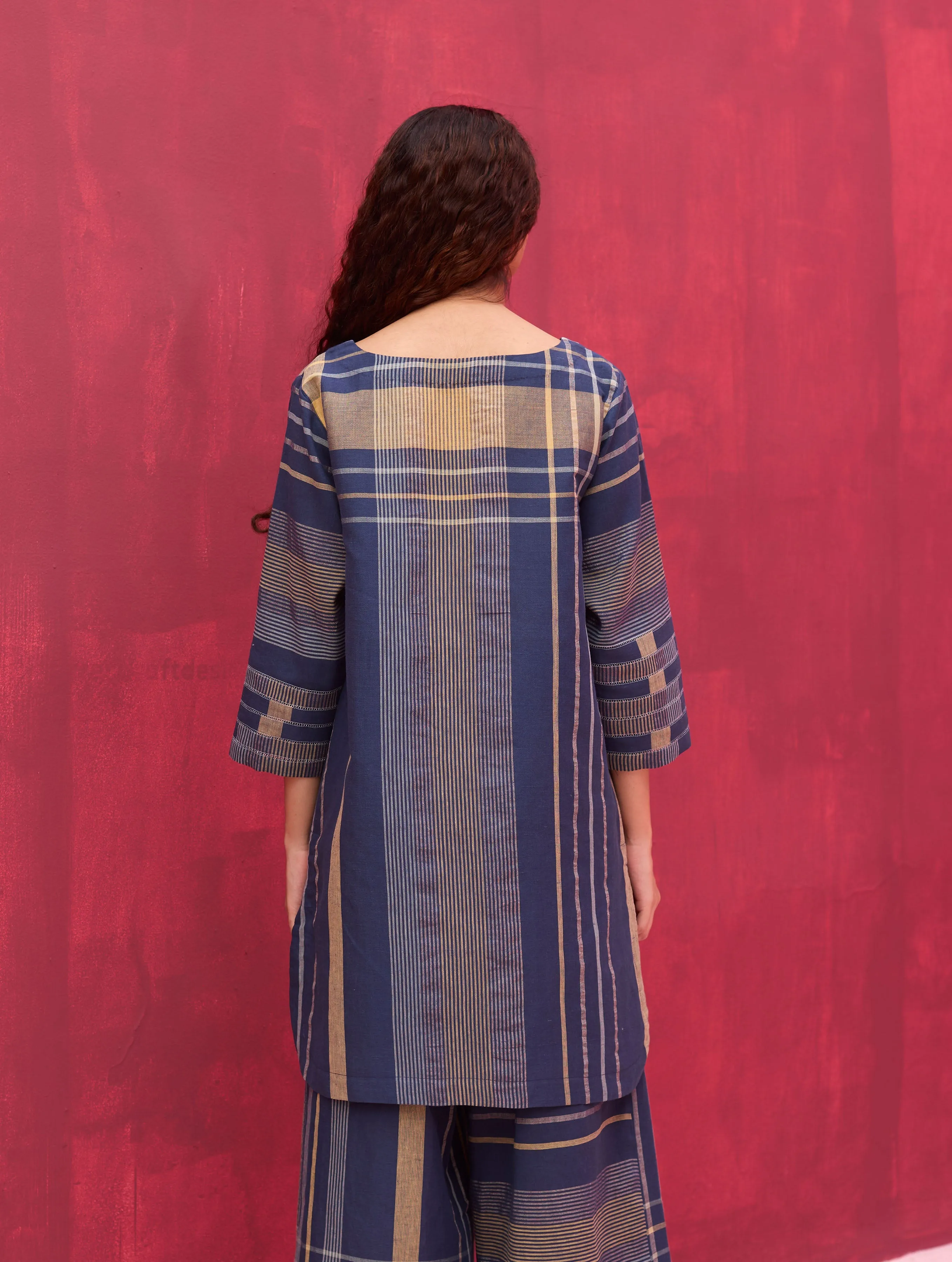 Rina Check Linen Kurta - Navy