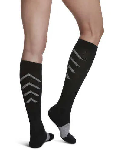 Sigvaris 401C Athletic Recovery, 15-20 mmHg, Knee High, Closed Toe