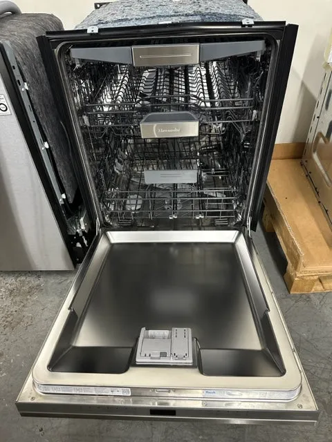 Thermador Sapphire Series DWHD760CFP 24 Inch Fully Integrated Built-In Smart Dishwasher with 16 Place Setting Capacity, 7 Wash Cycles, 44 dBA, and ENERGY STAR®: Stainless Steel, Pro Handle